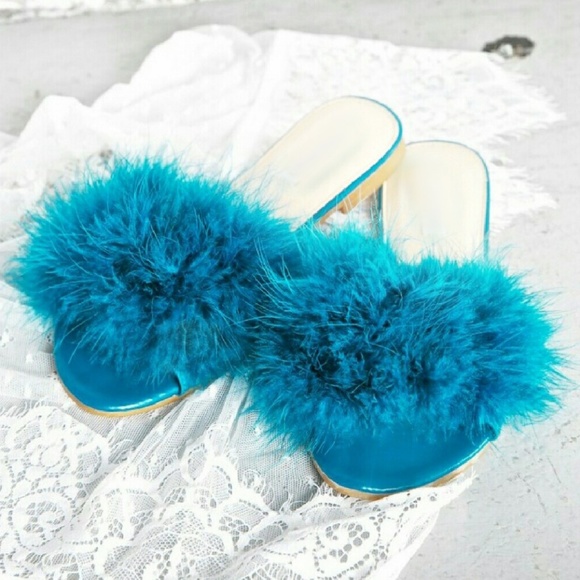 𝗟𝗮𝘀𝘁 𝗦𝗶𝘇 6🖤Turquoise Feather Flat Sandal - Picture 2 of 6